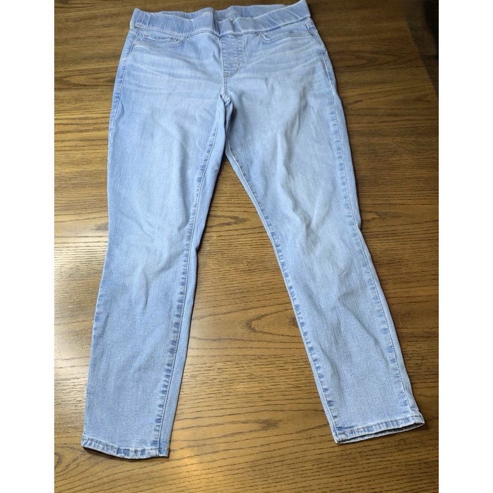 Signature by Levi Strauss Totally Shaping Pull-On Skinny Jeans Light Wash